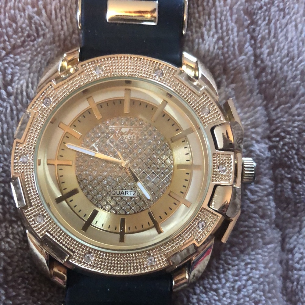 Watch - Picture 2 of 3